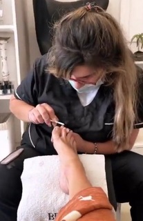 Yanina Latorre feet photo thumbnail