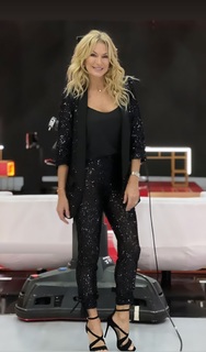 Yanina Latorre feet photo thumbnail