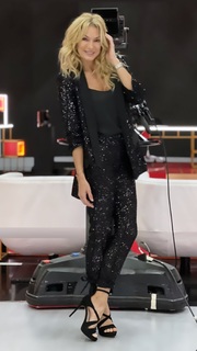 Yanina Latorre feet photo thumbnail