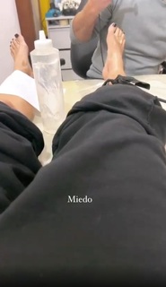 Yanina Latorre feet photo thumbnail