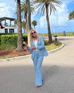 Yanina Latorre feet photo thumbnail