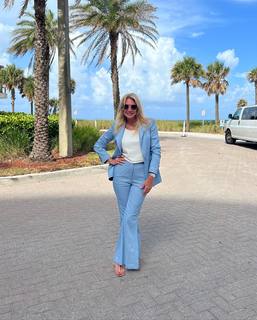 Yanina Latorre feet photo thumbnail