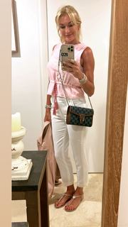 Yanina Latorre feet photo thumbnail