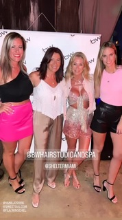 Yanina Latorre feet photo thumbnail