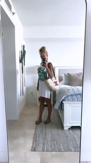 Yanina Latorre feet photo thumbnail