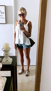 Yanina Latorre feet photo thumbnail