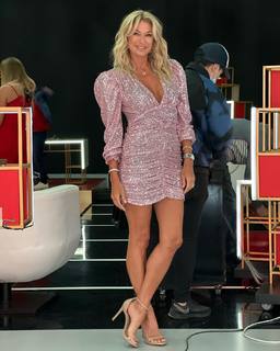 Yanina Latorre feet photo thumbnail