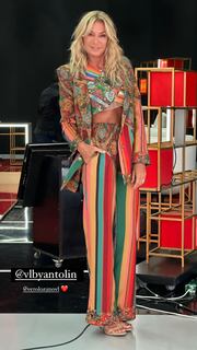 Yanina Latorre feet photo thumbnail