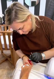 Yanina Latorre feet photo thumbnail