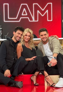 Yanina Latorre feet photo thumbnail