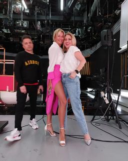 Yanina Latorre feet photo thumbnail