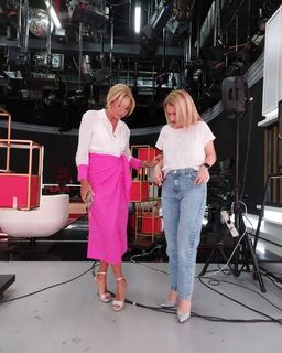 Yanina Latorre feet photo thumbnail