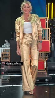 Yanina Latorre feet photo thumbnail