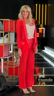 Yanina Latorre feet photo thumbnail