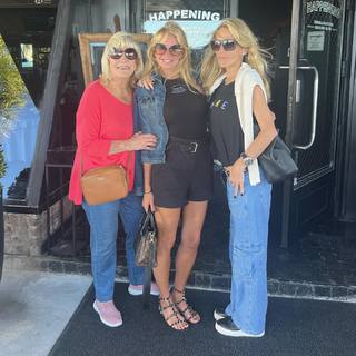 Yanina Latorre feet photo thumbnail