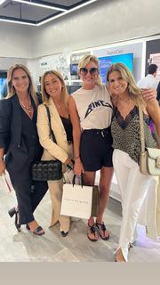 Yanina Latorre feet photo thumbnail