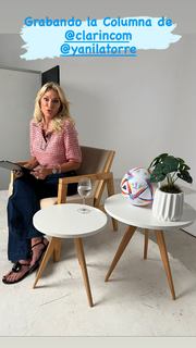 Yanina Latorre feet photo thumbnail