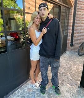 Yanina Latorre feet photo thumbnail