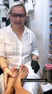 Yanina Latorre feet photo thumbnail