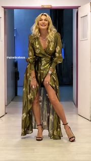 Yanina Latorre feet photo thumbnail