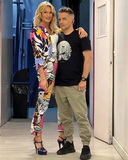 Yanina Latorre feet photo thumbnail