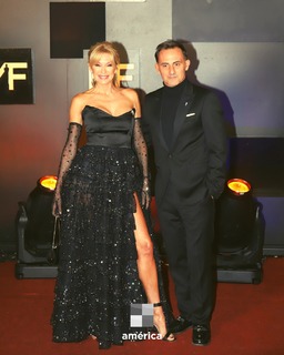 Yanina Latorre feet photo thumbnail