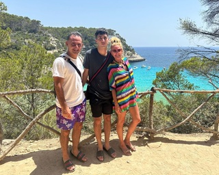 Yanina Latorre feet photo thumbnail