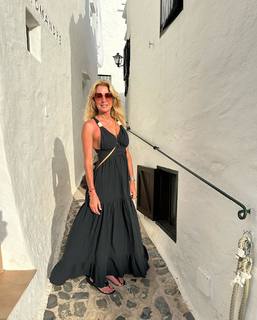 Yanina Latorre feet photo thumbnail