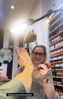 Yanina Latorre feet photo thumbnail