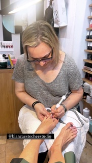 Yanina Latorre feet photo thumbnail