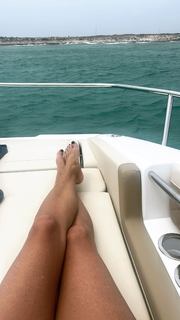 Yanina Latorre feet photo thumbnail