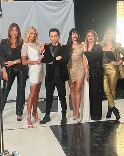 Yanina Latorre feet photo thumbnail