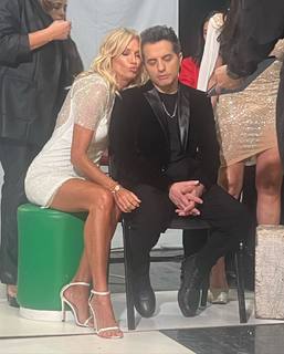 Yanina Latorre feet photo thumbnail