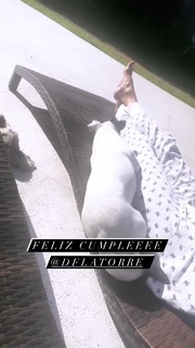 Yanina Latorre feet photo thumbnail