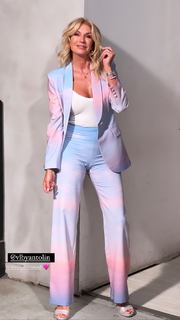 Yanina Latorre feet photo thumbnail