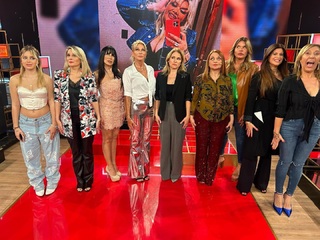 Yanina Latorre feet photo thumbnail