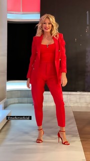 Yanina Latorre feet photo thumbnail