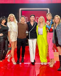 Yanina Latorre feet photo thumbnail