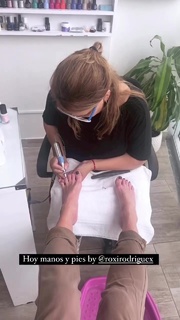 Yanina Latorre feet photo thumbnail