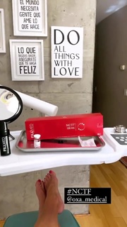 Yanina Latorre feet photo thumbnail