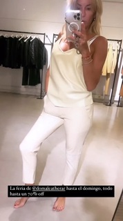 Yanina Latorre feet photo thumbnail