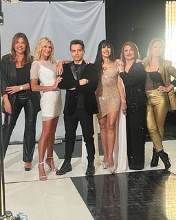 Yanina Latorre feet photo thumbnail