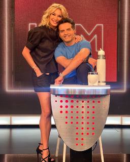 Yanina Latorre feet photo thumbnail