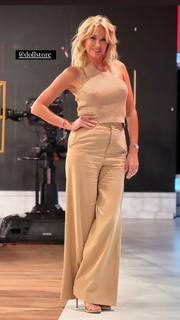 Yanina Latorre feet photo thumbnail