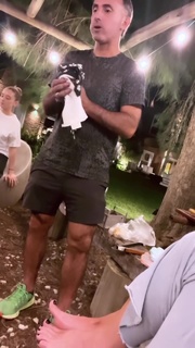 Yanina Latorre feet photo thumbnail