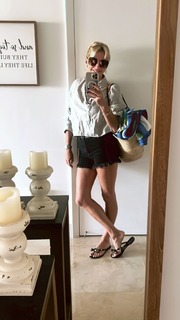 Yanina Latorre feet photo thumbnail