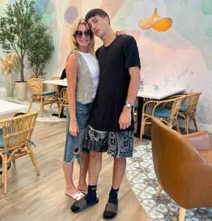 Yanina Latorre feet photo thumbnail