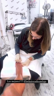 Yanina Latorre feet photo thumbnail