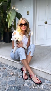 Yanina Latorre feet photo thumbnail