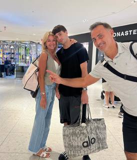 Yanina Latorre feet photo thumbnail